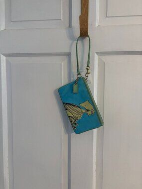 Unique Coach Wristlet